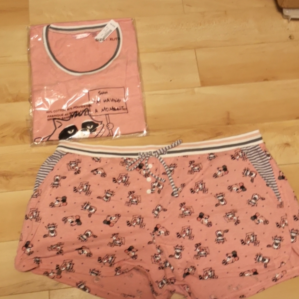 NWT LA Vie en Rose pj set